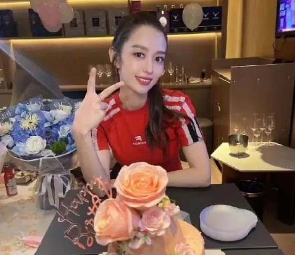 郎朗老婆吉娜晒28岁庆生照,你如何看待二人的感情?