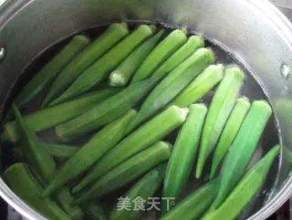 白灼秋葵