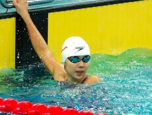 李冰洁汤慕涵晋级女子400米自由泳决赛，成绩多少？