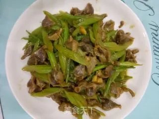 芹菜炒鸡胗