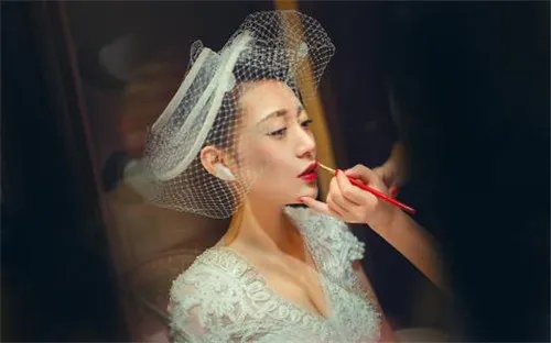 婚礼跟妆师价格一般多少 选择跟妆师的四大技巧