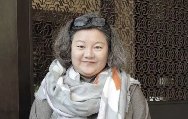 洪晃母亲是谁