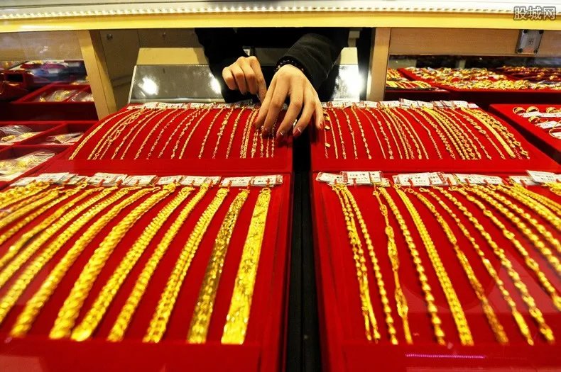 黄金价格为什么会大涨 今日金价多少钱一克？