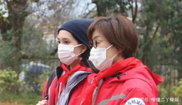 中国医生演袁泉女儿的是毛阿敏的女儿,其父亲有何来头呢?