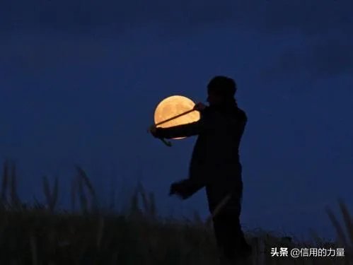 怎样用十五的月亮发朋友圈?