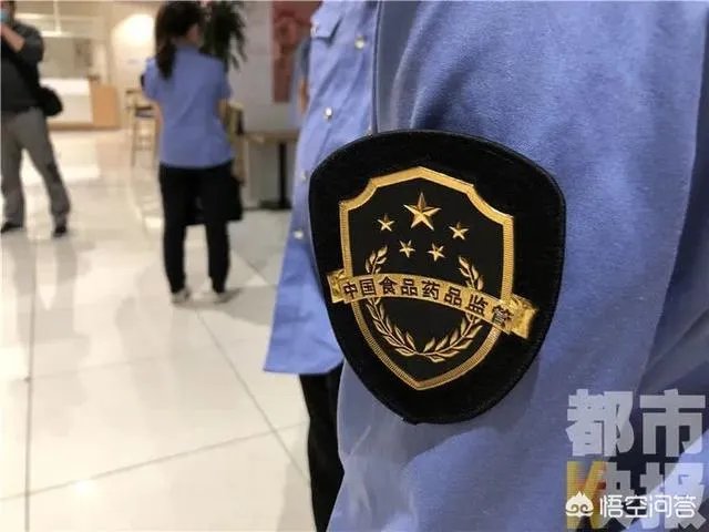 你对陕西苏福记后厨大厨朝锅里吐口水一事怎么看？