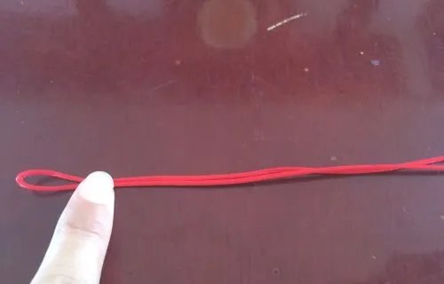 红绳手链怎么编织?