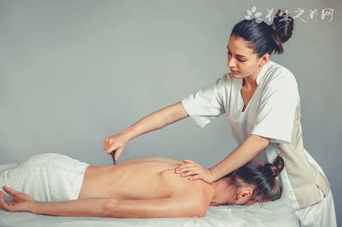 女性乳房按摩方法