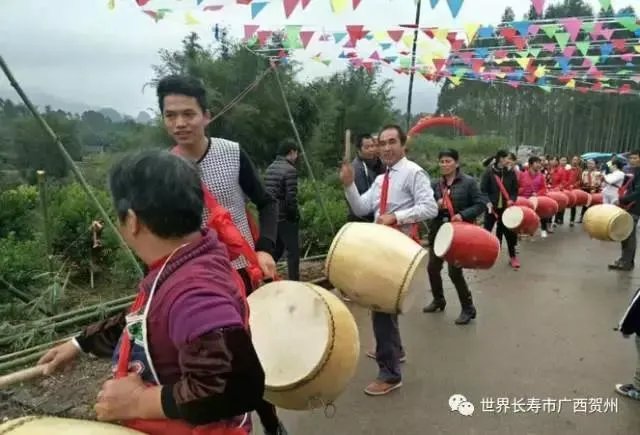 贺州最近的“桂台客家宗亲经济文化论坛”是怎么回事？