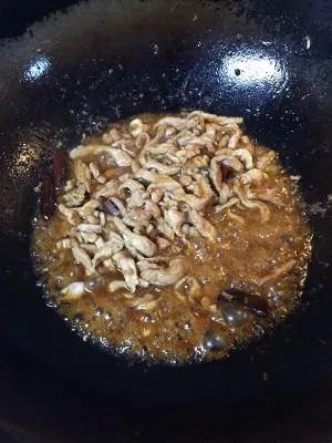 蒜苗肉丝的做法步骤图，蒜苗肉丝怎么做好吃