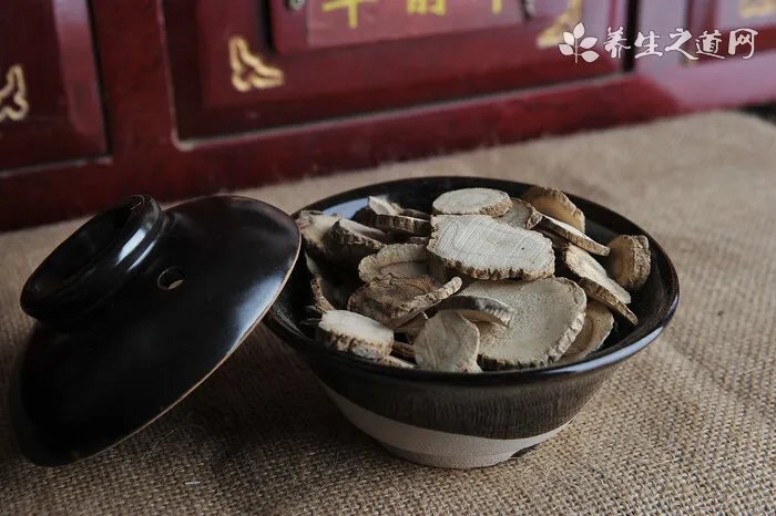 美甲店涂的指甲油为什么不容易掉?美甲店是如何做指甲的?