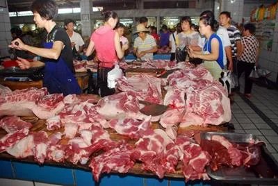 猪肉大跌49%，猪价狂降10元，啥原因？下半年能否“绝地反击”？