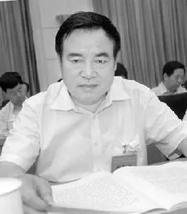 何再贵的人物事件