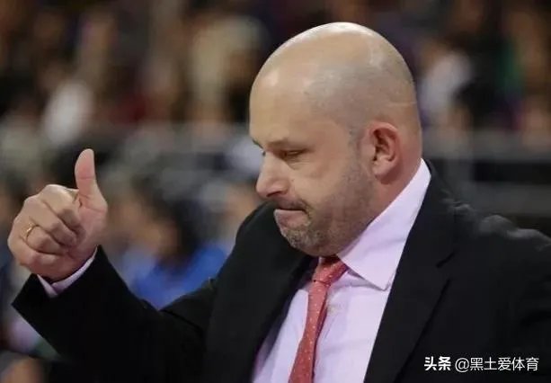 罕见!赛季未结束北京已历经四任主帅,新来的雅尼斯能挺多久呢?