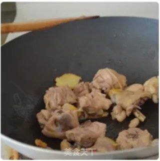 土豆烧鸡块