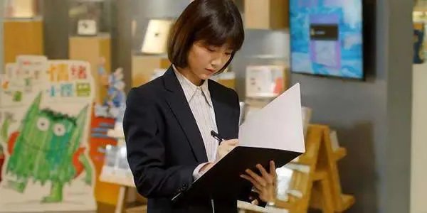 钟晓芹扮演者