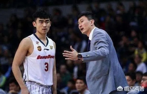 高尚在训练中发笑,杜峰怒斥高尚“别让我当着全国媒体的面把你赶出去”,你怎么看?