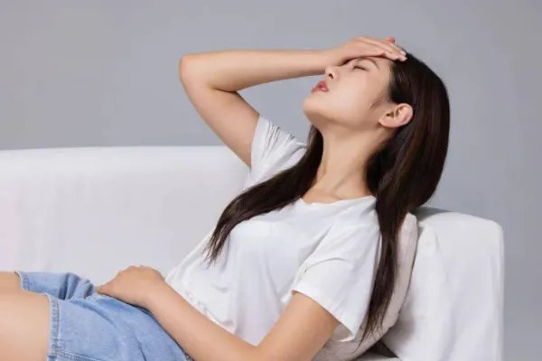 浙江女子围观宰鸭后确诊鹦鹉热，鹦鹉热这种病是通过什么渠道传播的？