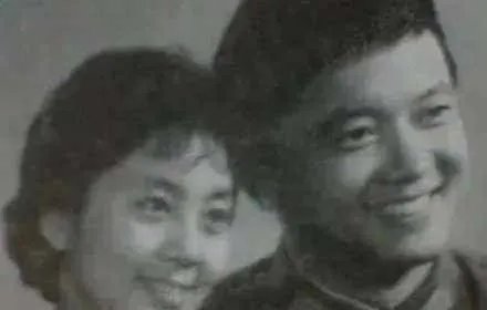 王刚的老婆解梅，有怎样的家庭背景呢？