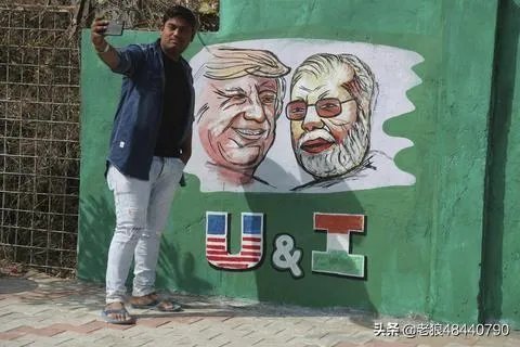 特朗普将访问印度,莫迪在机场沿途修遮挡贫民窟的隔离墙,你怎么看?