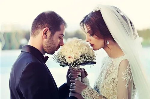 婚纱照团购价格是多少 团购婚纱照更便宜吗