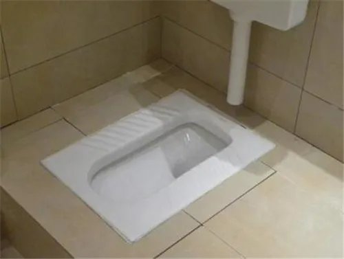 蹲便器冲水箱选择多大尺寸合适 蹲便器有几种类型
