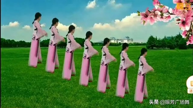 广场舞桃花缘原创中三歌词是什么？