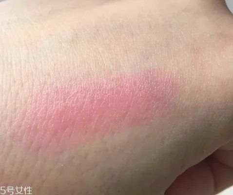 果冻口红有什么危害 其实就是变色唇膏