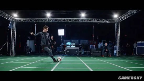 《FIFA 16》发布电视宣传片 科比跨界捧场踢篮球