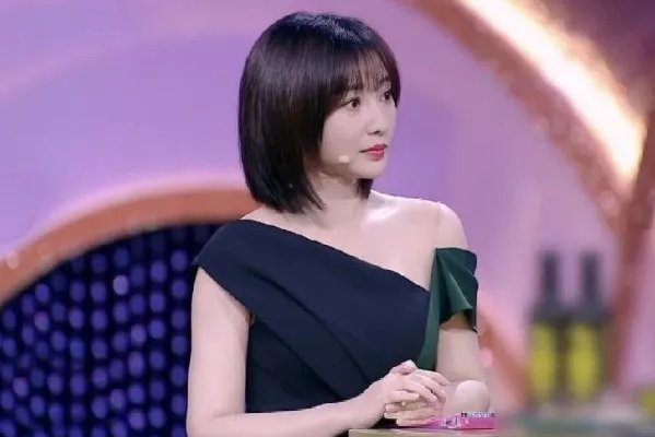 柳岩谈30岁女人的婚姻焦虑，女人真的也会愁嫁不出去吗？
