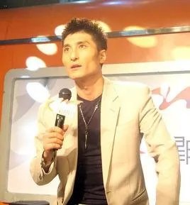 演员胡兵的哥哥是谁