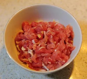 蒜苗肉丝的做法步骤图，蒜苗肉丝怎么做好吃