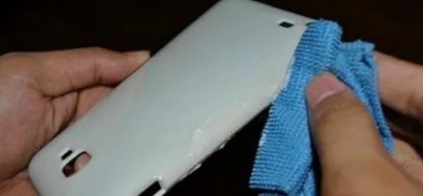 手机进水开不了机怎么办