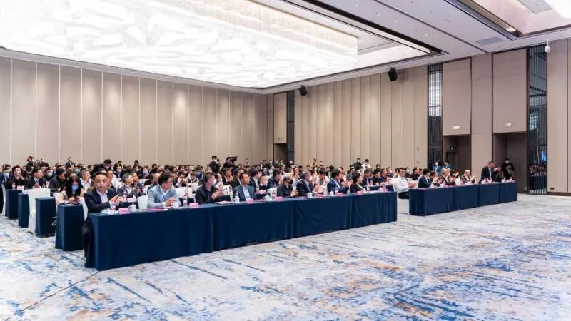 “F20地板公社”正式成立，大自然地板联合品牌力量推动行业未来高质量发展