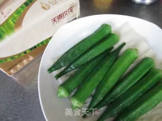 白灼秋葵