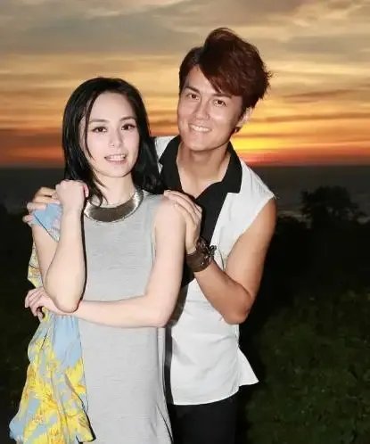 何超莲是吴克群的前女友吗?他们为什么会分手呢?