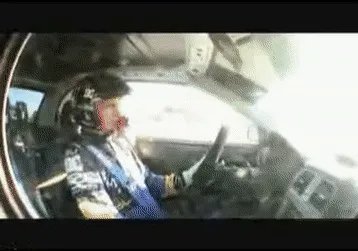 漂移在赛车比赛中主要有什么作用?