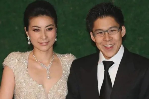 郭晶晶有几个儿子和女儿？,