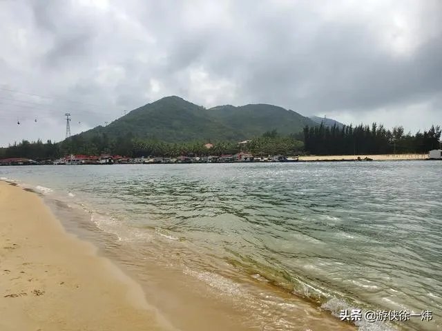 三亚哪里适合下海