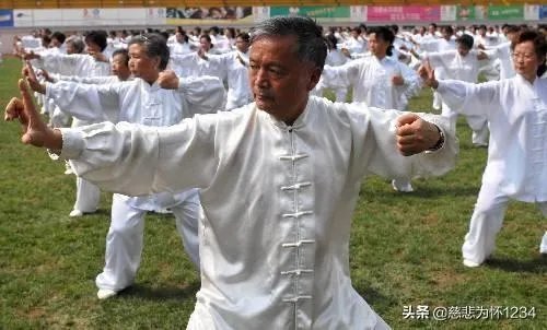 练八段锦有什么好处?