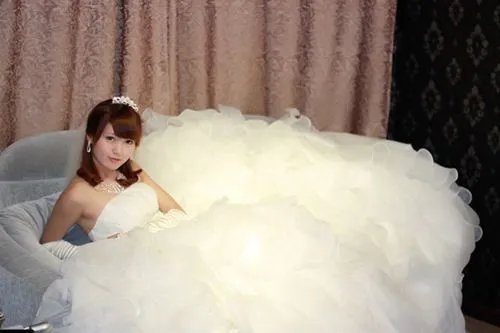 郑州卖婚纱礼服的地方推荐 郑州婚纱价格一般多少