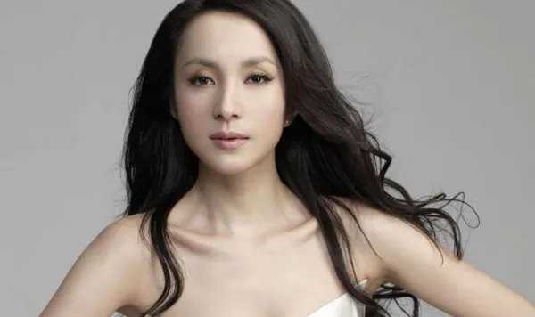 现在的汤灿生活过的怎么样?