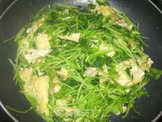 香菜炒鸡蛋