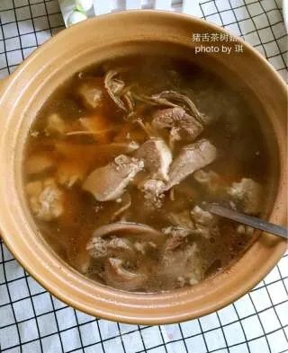 猪舌茶树菇汤