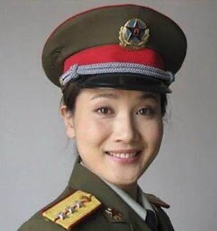 被侯勇抛弃后,“军花”潘雨辰现在状态如何?
