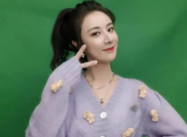 薇娅手术后已出院,林依轮探望分享术后照,薇娅为何能有如此成就?