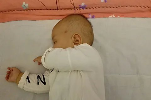新生儿感冒是怎么回事