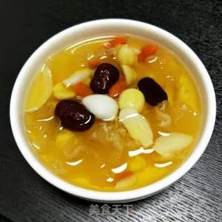 莲子百合银耳汤