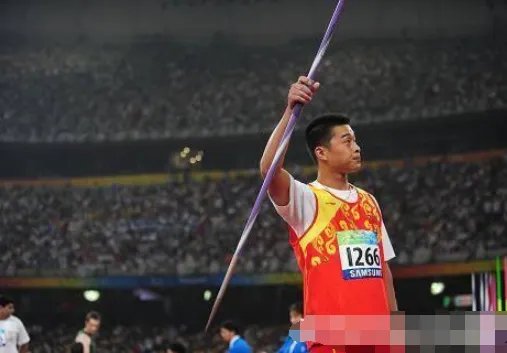 中国男子标枪纪录是多少？