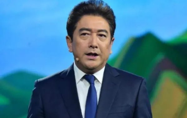 在妻子身患重病的时候水均益转身离开，迎娶了杨迪，他为什么这样做？